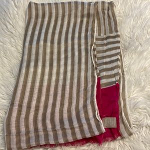 Banana Republic 🧣 long 75” wide 22” very soft excellent condition